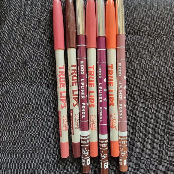 Other - Set of 7 Lip Liners in Various Colors - New